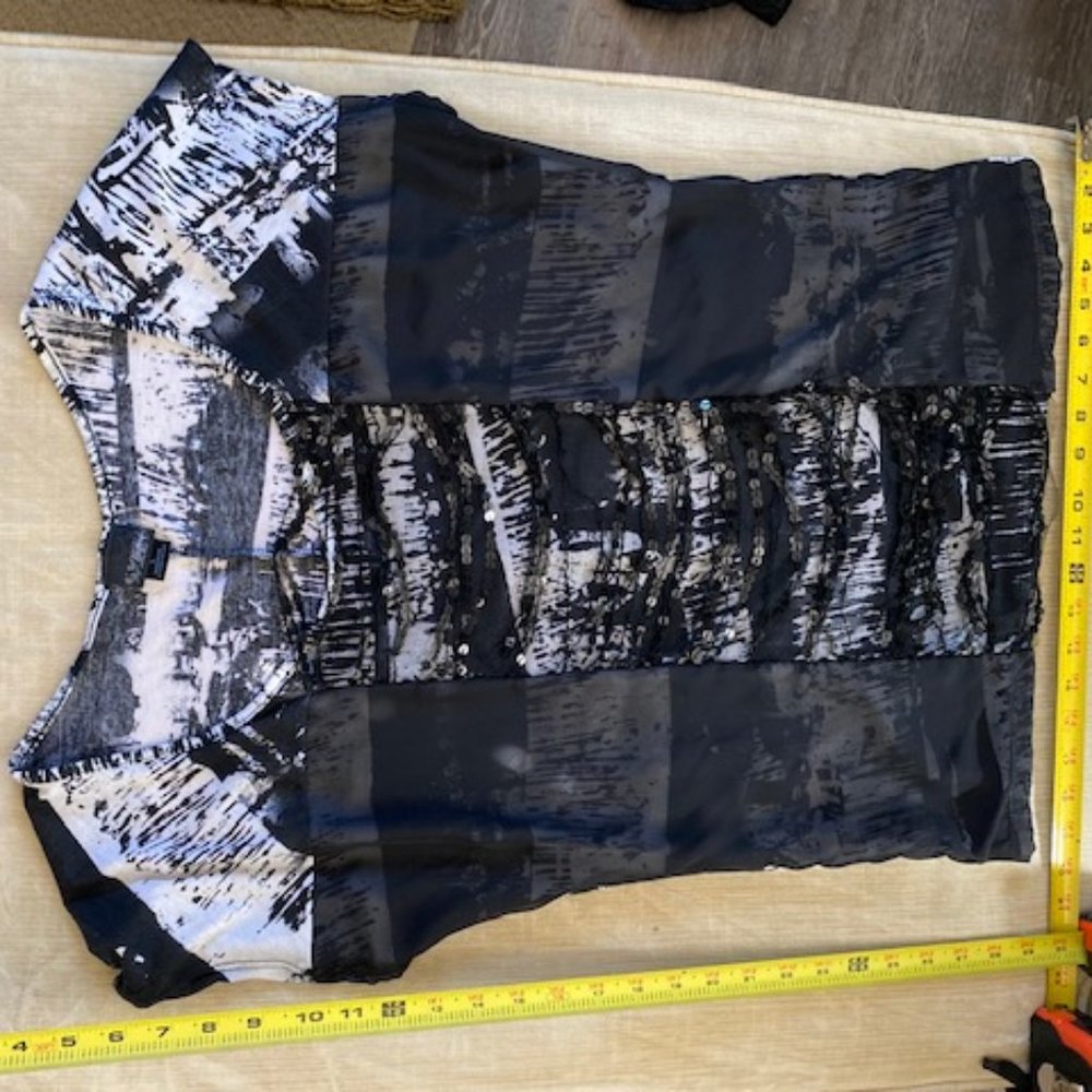 Black/White Embellished Daytrip Shirt - L